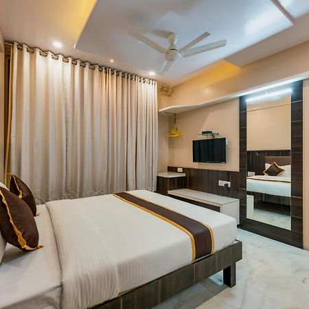 Hotel Aatithya Satkar Near Mahalaxmi Temple 콜라푸르 외부 사진