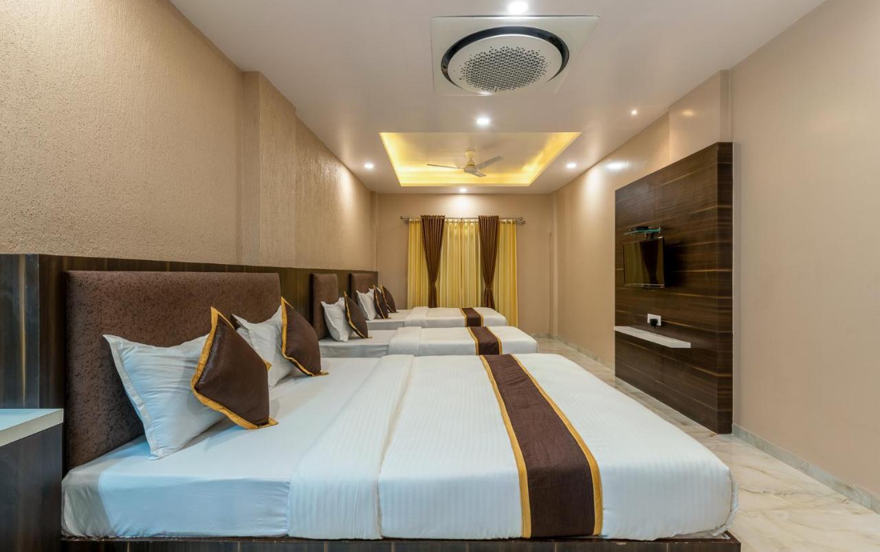Hotel Aatithya Satkar Near Mahalaxmi Temple 콜라푸르 외부 사진
