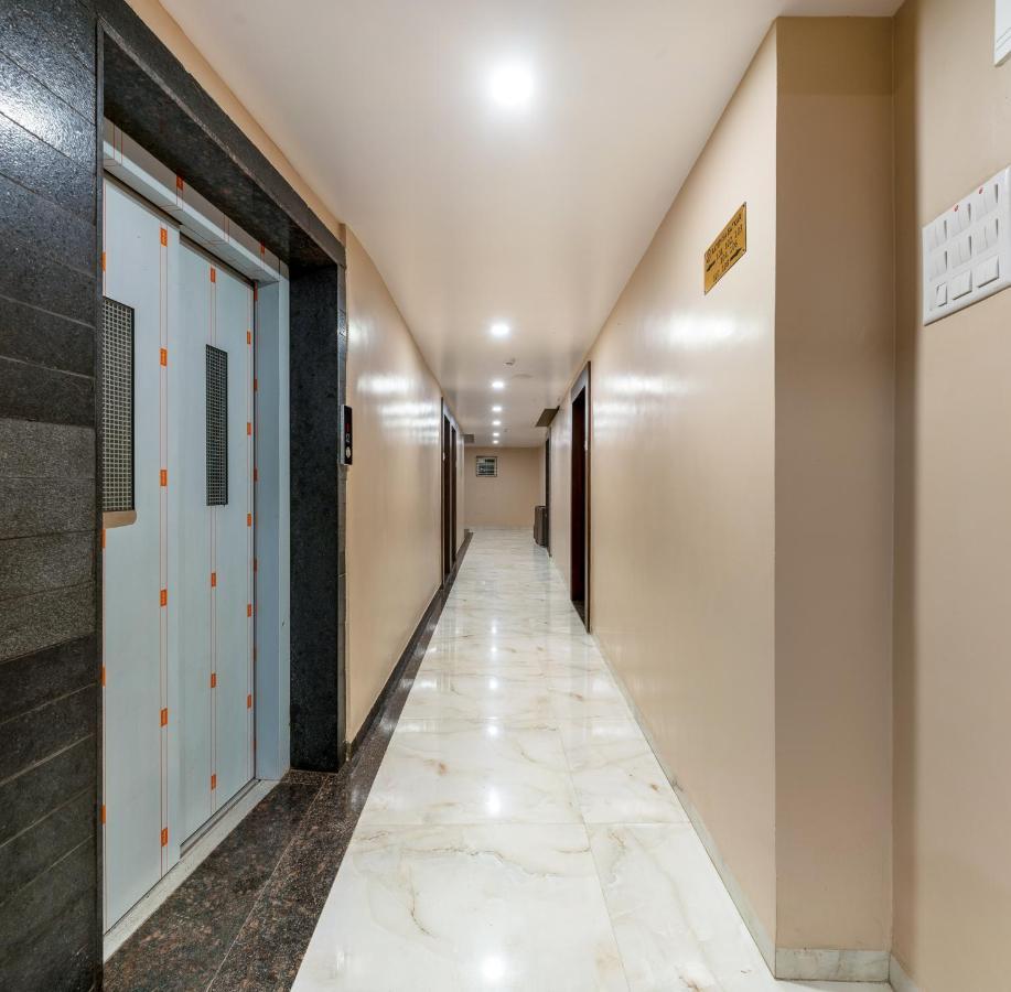 Hotel Aatithya Satkar Near Mahalaxmi Temple 콜라푸르 외부 사진