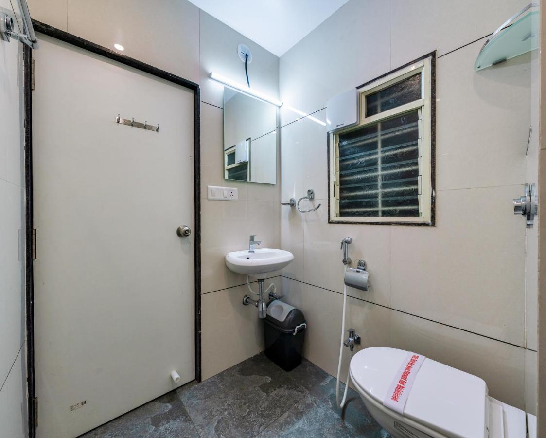 Hotel Aatithya Satkar Near Mahalaxmi Temple 콜라푸르 외부 사진